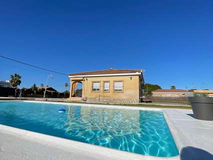 Chalet en venta en Carmona