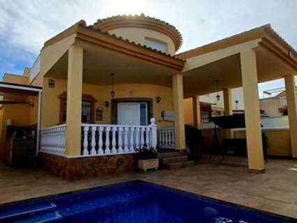 Villa en venta en Pilar de la Horadada