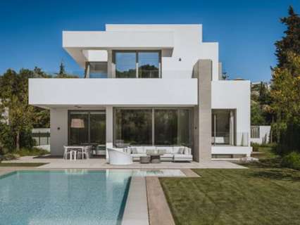 Villa en venta en Estepona