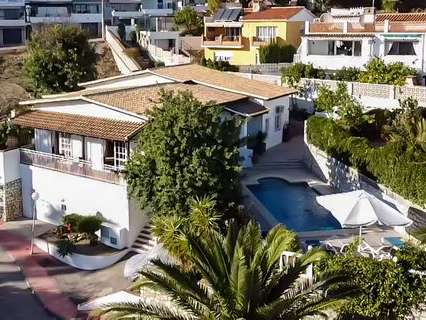 Villa en venta en Benalmádena