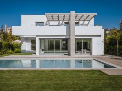 Villa en venta en Estepona