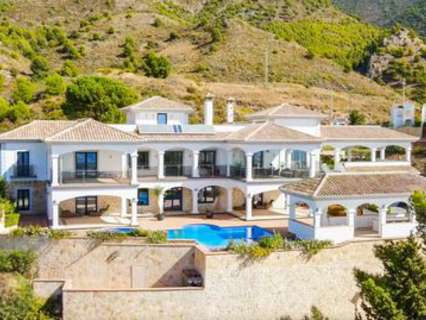 Villa en venta en Mijas