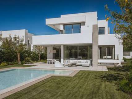 Villa en venta en Estepona