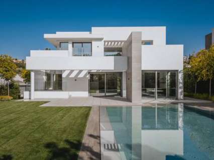 Villa en venta en Estepona