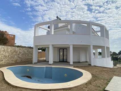 Villa en venta en Benalmádena