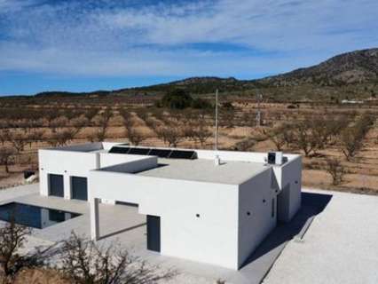 Villa en venta en Novelda