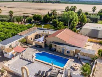 Villa en venta en Los Montesinos