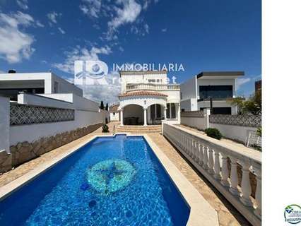 Villa en venta en Roses
