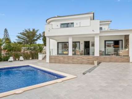 Villa en venta en Quesada