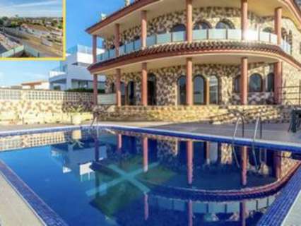 Villa en venta en Orihuela zona Orihuela-Costa