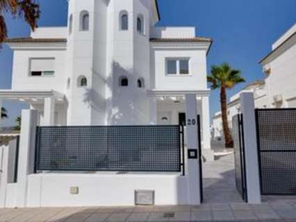 Villa en venta en Guardamar del Segura