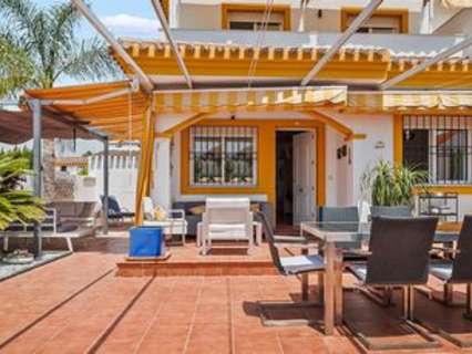 Villa en venta en Pilar de la Horadada