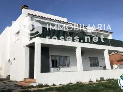 Villa en venta en Roses