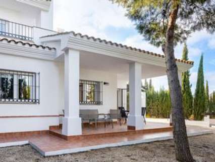 Villa en venta en Almedinilla