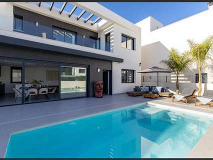 Villa en venta en Algorfa