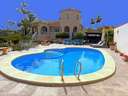 Villa en venta en Algorfa