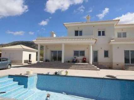 Villa en venta en El Pinós/Pinoso