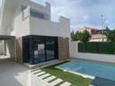 Villa en venta en Los Alcázares