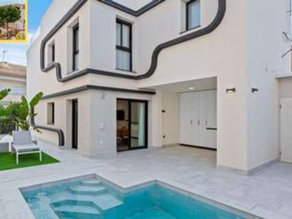 Villa en venta en Pilar de la Horadada