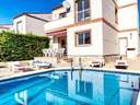 Villa en alquiler de temporada en Mont-Roig del Camp