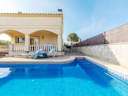 Villa en alquiler de temporada en Mont-Roig del Camp