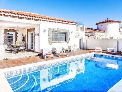 Villa en alquiler de temporada en Mont-Roig del Camp