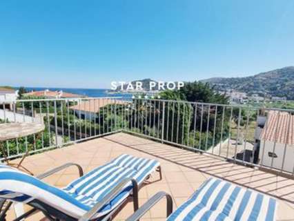 Villa en venta en El Port de la Selva