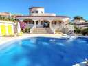 Villa en alquiler de temporada en Mont-Roig del Camp