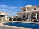 Villa en venta en El Pinós/Pinoso