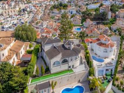 Villa en venta en Rojales