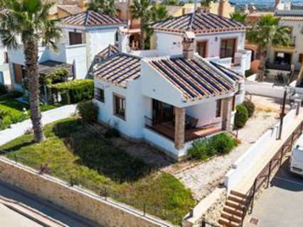 Villa en venta en Algorfa