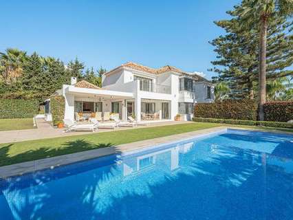 Villa en venta en Estepona