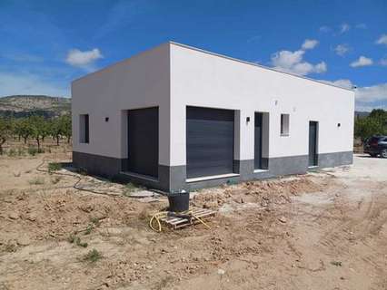 Villa en venta en El Pinós/Pinoso