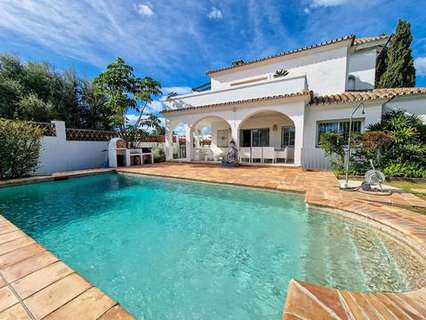 Villa en venta en Estepona