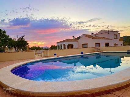 Villa en venta en El Pinós/Pinoso