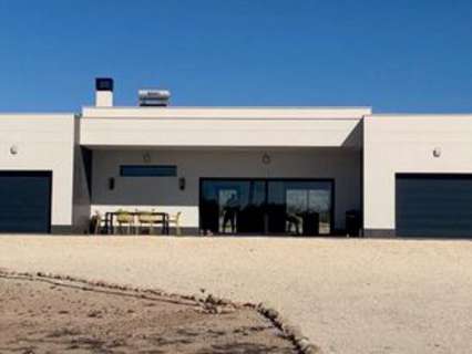 Villa en venta en El Pinós/Pinoso