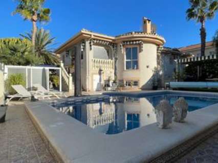 Villa en venta en Benijófar