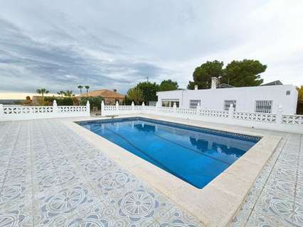 Villa en venta en Albatera