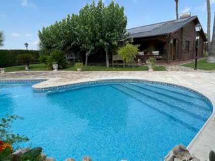 Villa en venta en Guardamar del Segura