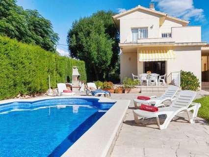 Villa en alquiler de temporada en Mont-Roig del Camp