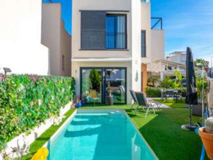 Villa en venta en Benijófar