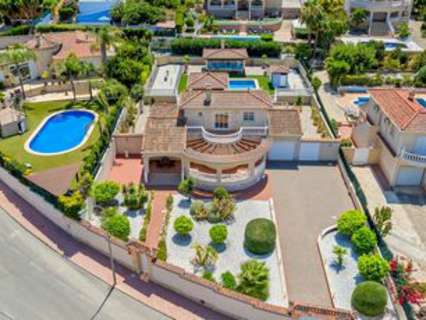 Villa en venta en Algorfa