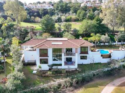 Villa en venta en Mijas