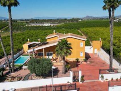 Casa en venta en Orihuela