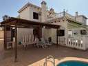 Villa en venta en Orihuela