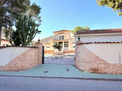 Villa en venta en Pilar de la Horadada