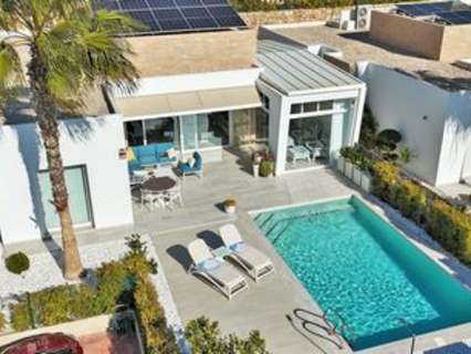 Villa en venta en Algorfa