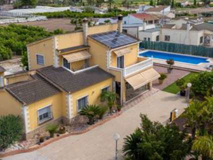 Villa en venta en Elche/Elx