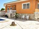 Villa en venta en Benijófar