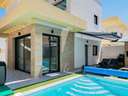 Villa en venta en Los Montesinos